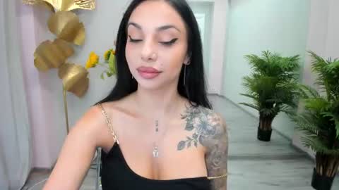 Snapshot of misssiennaa chatting on 06/14/26, 05:42 Sienna online show from 06/14/26, 05:42
