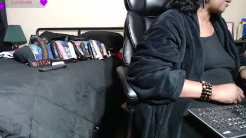 MissTajaa online show from 11/17/25, 08:25