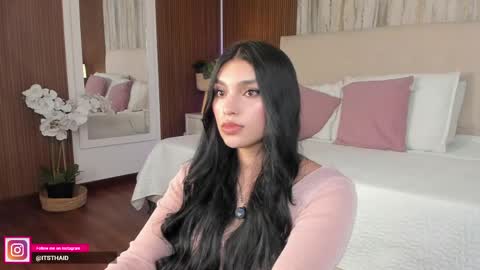 Fernanda Davila online show from 04/21/26, 10:34