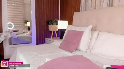 Fernanda Davila online show from 04/22/26, 11:17