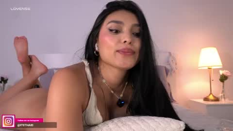 Fernanda Davila online show from 06/04/26, 12:05
