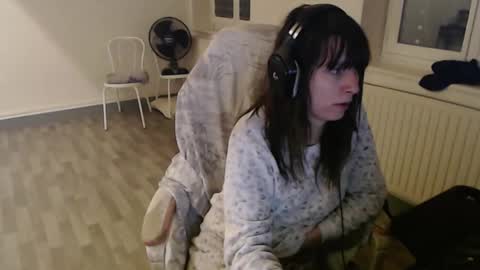 Snapshot of missthon chatting on 01/06/25, 12:37 missthon online show from 01/06/25, 12:37