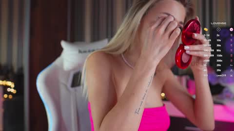 Snapshot of misstics_ chatting on 01/09/25, 06:47 Eva online show from 01/09/25, 06:47