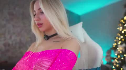 Snapshot of misstics_ chatting on 12/16/25, 09:20 Eva online show from 12/16/25, 09:20