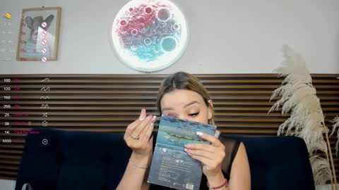 missvalery1 online show from 01/07/25, 08:31