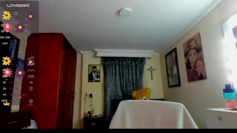Snapshot of missvalery1 chatting on 05/06/26, 10:48 missvalery1 online show from 05/06/26, 10:48