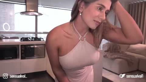 Snapshot of missvalery_1 chatting on 07/15/26, 01:05 OF online show from 07/15/26, 01:05