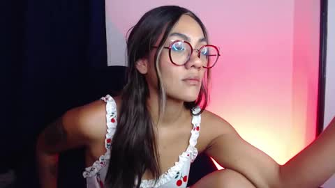 Snapshot of missvenuss chatting on 02/23/25, 04:39 IG MISSVENUSS1 online show from 02/23/25, 04:39