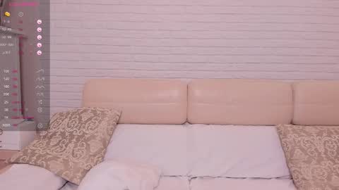 missxcaprice online show from 10/25/25, 03:58