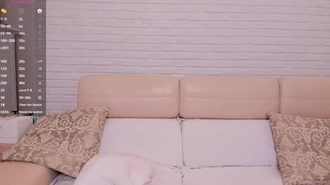 missxcaprice online show from 04/15/26, 03:02