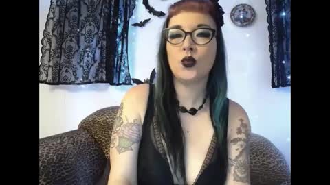 Snapshot of missy_dee chatting on 02/26/25, 03:32 Missy Dee online show from 02/26/25, 03:32