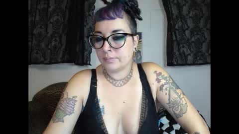 Snapshot of missy_dee chatting on 09/11/25, 06:35 Missy Dee online show from 09/11/25, 06:35