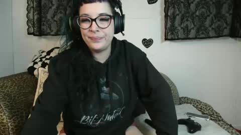 Missy Dee online show from 04/12/26, 07:02