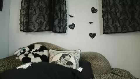 Snapshot of missy_dee chatting on 05/15/26, 08:54 Missy Dee online show from 05/15/26, 08:54