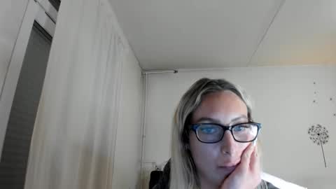 Snapshot of missy_matrix chatting on 10/04/25, 07:01 Missy matrix online show from 10/04/25, 07:01