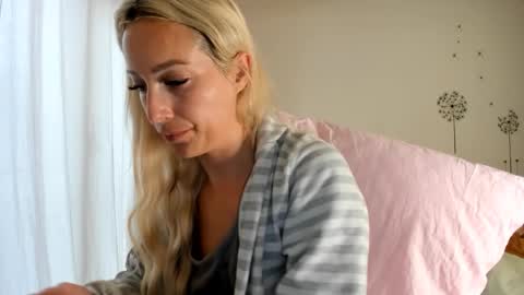 Snapshot of missy_matrix chatting on 12/03/25, 08:23 Missy matrix online show from 12/03/25, 08:23