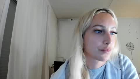 Snapshot of missy_matrix chatting on 12/03/25, 09:02 Missy matrix online show from 12/03/25, 09:02