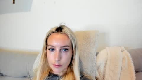 Snapshot of missy_matrix chatting on 12/14/25, 10:09 Missy matrix online show from 12/14/25, 10:09