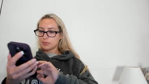 Snapshot of missy_matrix chatting on 12/16/25, 09:36 Missy matrix online show from 12/16/25, 09:36