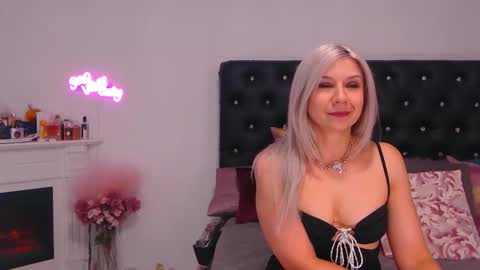 Crystal online show from 10/10/25, 06:18