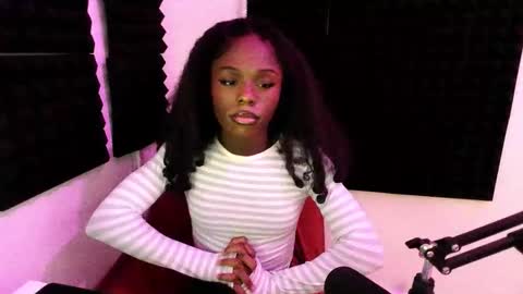 lauren online show from 12/01/25, 04:17