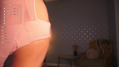 Snapshot of mist_mia chatting on 06/28/26, 07:31 Mia online show from 06/28/26, 07:31