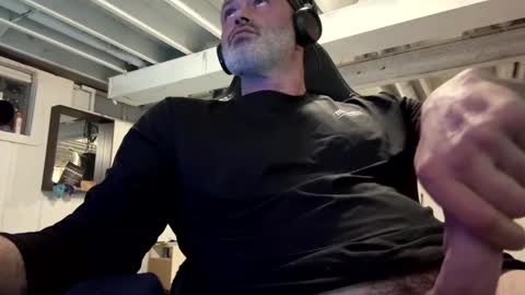 Snapshot of mister_bigg_dick chatting on 01/04/25, 05:48 AJ online show from 01/04/25, 05:48