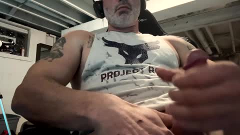 Snapshot of mister_bigg_dick chatting on 01/12/25, 05:56 AJ online show from 01/12/25, 05:56