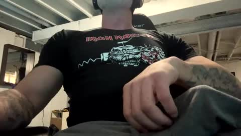 Snapshot of mister_bigg_dick chatting on 01/18/25, 05:52 AJ online show from 01/18/25, 05:52