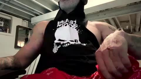 Snapshot of mister_bigg_dick chatting on 03/05/25, 05:50 AJ online show from 03/05/25, 05:50