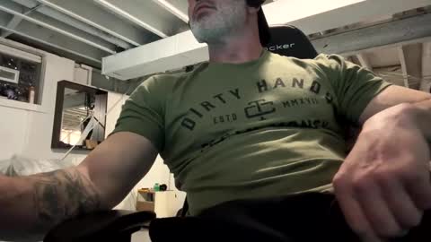 Snapshot of mister_bigg_dick chatting on 03/12/25, 05:35 AJ online show from 03/12/25, 05:35