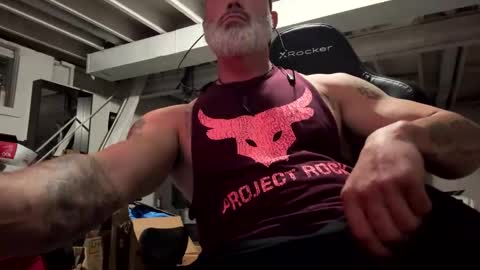 Snapshot of mister_bigg_dick chatting on 11/19/25, 01:16 AJ online show from 11/19/25, 01:16