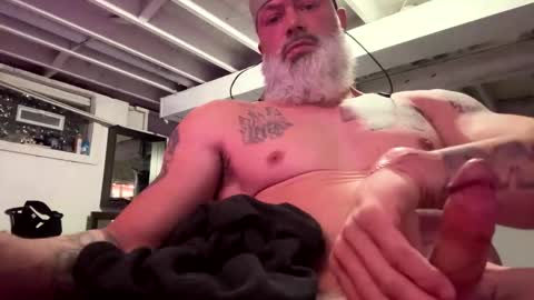 Snapshot of mister_bigg_dick chatting on 02/27/26, 05:29 AJ online show from 02/27/26, 05:29