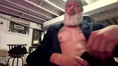 Snapshot of mister_bigg_dick chatting on 04/12/26, 05:45 AJ online show from 04/12/26, 05:45