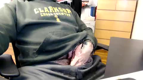 Snapshot of mister_crowne chatting on 12/31/24, 06:46 mister_crowne online show from 12/31/24, 06:46