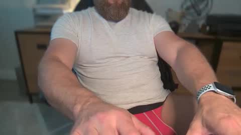 Snapshot of mister_dilf chatting on 06/11/26, 01:31 MISTER DILF online show from 06/11/26, 01:31