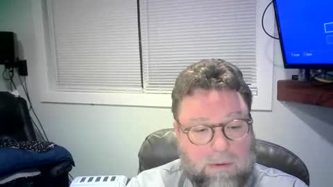 Snapshot of mister_happy567 chatting on 02/07/25, 07:07 Mr. Happy online show from 02/07/25, 07:07