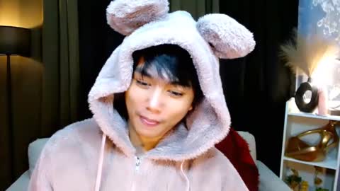 Snapshot of mister_officer chatting on 12/08/24, 12:08 SAINT SACHI  will make your day  online show from 12/08/24, 12:08