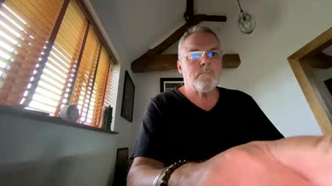 Misterblivs online show from 04/02/26, 05:43