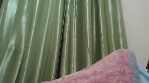 Snapshot of misticmoment chatting on 06/27/26, 06:35 misticmoment online show from 06/27/26, 06:35