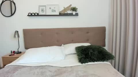 Snapshot of misticred chatting on 02/10/26, 05:06 misticred online show from 02/10/26, 05:06