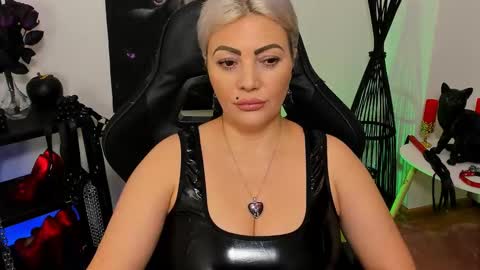 Snapshot of mistress_catsnow chatting on 01/26/25, 01:36 Miss CatSnow online show from 01/26/25, 01:36