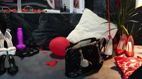 Darsy online show from 02/18/26, 01:51