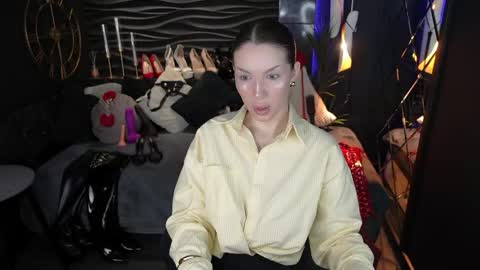 Snapshot of mistress_darsy chatting on 05/19/26, 01:39 Darsy online show from 05/19/26, 01:39
