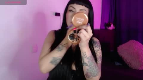 Snapshot of mistress_ditta2 chatting on 01/29/25, 08:08 online show from 01/29/25, 08:08