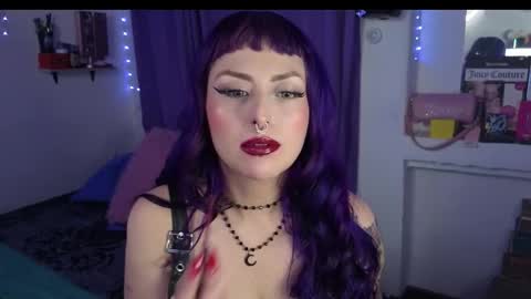 Snapshot of mistress_ditta2 chatting on 10/21/25, 09:10 online show from 10/21/25, 09:10