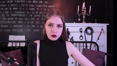 Snapshot of mistress_marlene chatting on 01/13/26, 07:02 Mistress Marlene online show from 01/13/26, 07:02