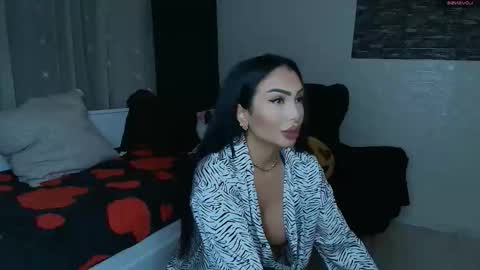 Snapshot of mistress_meryem chatting on 06/08/26, 08:53 mistress_meryem online show from 06/08/26, 08:53