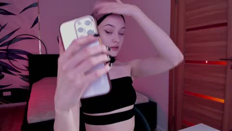 Snapshot of mistress_mialibra chatting on 01/25/25, 09:35 Mistress Mia online show from 01/25/25, 09:35