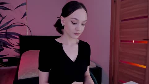 Snapshot of mistress_mialibra chatting on 02/02/25, 06:48 Mistress Mia online show from 02/02/25, 06:48